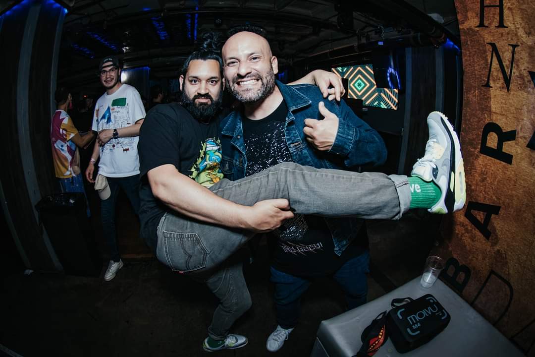 djfrancisdavila's tweet photo. It is so inspiring to meet humans with passion and devotion for music. Respect to this guy @djseekone @spacetacotues @_SPACEBRAINS
#spacetaco #spacetacotuesdays #pomona #california 
📸 @_kdfoto https://t.co/g4edI9zuF6