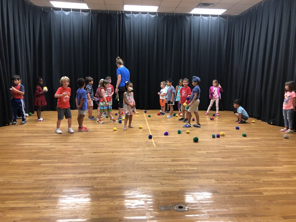 Which neighbors will trash the other’s yard in 60 seconds?!?! #DreamCamp21 #SummerBash