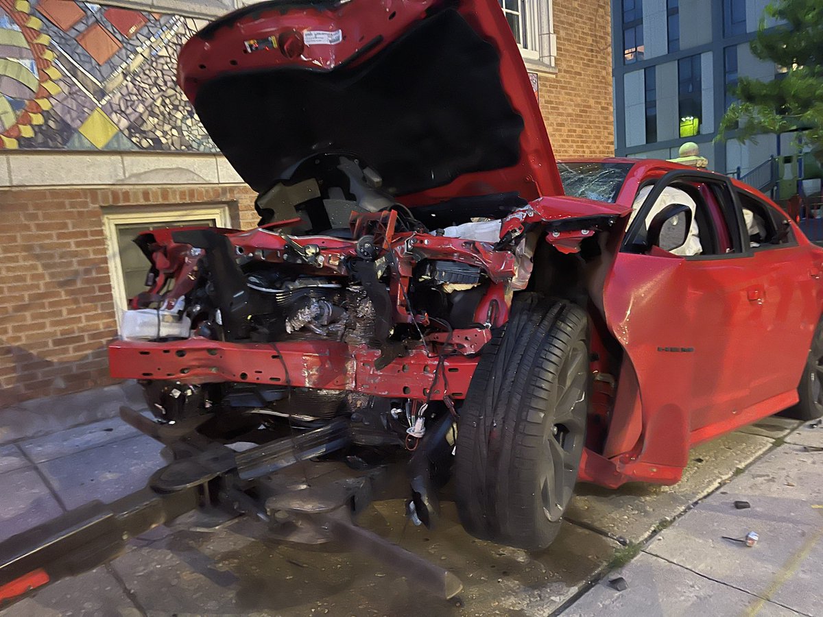 izi_prime's tweet photo. Somebody shot at me while driving and I crashed 😐😐 https://t.co/9tx8pLiHNm
