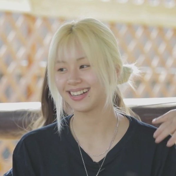 chaeypics's tweet photo. her smile ♡ https://t.co/1zchZxWjrB
