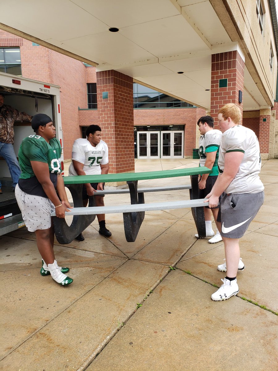 BioExplorations's tweet image. Unloaded with a little help! Thank you gentlemen! @PCHSATHLETES
@PHSCC_NHS
@CouncilPchs
@FielderStaff
@pchs_ptso
@PHSCCADMIN
@Activities_PHS
@Mr_Chlebek
@MkruszWildcats
@CoachRKeene
@d202schools