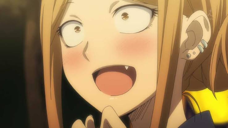 Personagem de anime com rosto ensanguentado e dentes