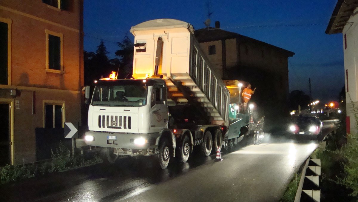 provinciamodena's tweet photo. #SP467 PEDEMONTANA (da #Fiorano a #Pozza di #Maranello) Dalle 21 alle 6 senso unico alternato da lun19 a ven23 per manutenzioni.
#Modena #Provincia #Lavori #Operepubbliche https://t.co/99v7POphjf