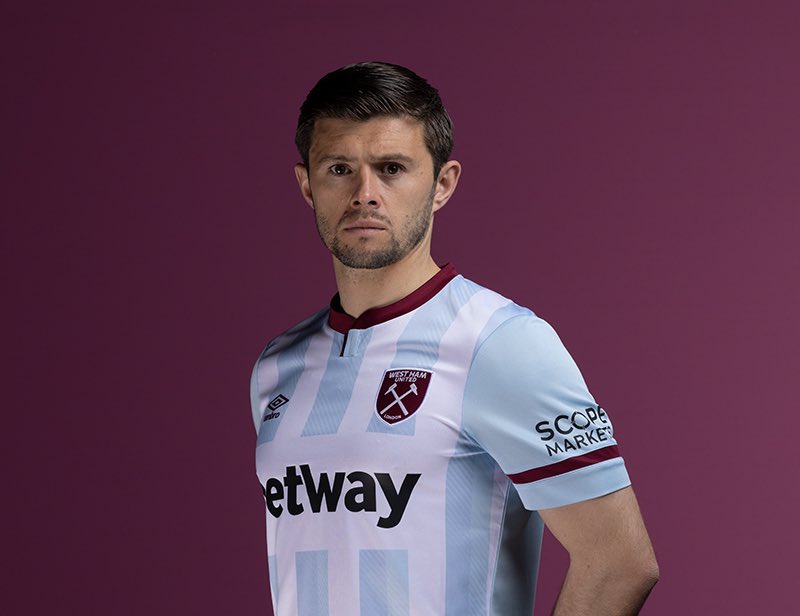 thefootballsc's tweet photo. West Ham's 2021/22 away shirt giving off big 1860 Munich vibes ⚒️ https://t.co/riDjlUbEBR