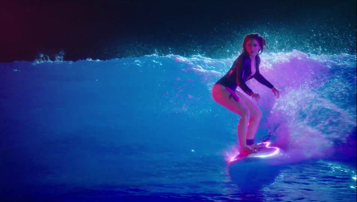mrcs_alonso's tweet photo. Lo hermosa y sexy que luce Shakira en su nuevo vídeo #DonWaitUp 🔥
Buena canción, nuevo género desbloqueado (¿Existirá uno que no domine esta mujer?), coreografía hecha para hacerse viral, ahora surfeando (deporte que domina, deporte que presume 😎).
#Shakira #DontWaitUpChallenge https://t.co/tz6Jn34Nr6