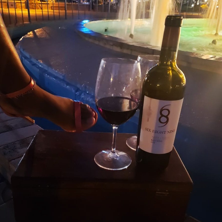 blindateja's tweet photo. She was his 1st date. It was a picnic 🍻🍗🥐🥗🍡(his idea).
They spent 4 hours brewing chemistry and identifying compatibility.

By the end of the evening he knew he wanted to see her again. 

Patiently waited, determined to make her his.🍾🍷 689....😉

#datinglife #blindateja https://t.co/7pNLq9CQWY
