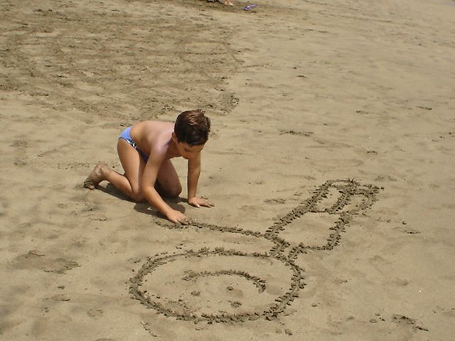 felitoestevez's tweet photo. Autorretrato en arena por Felito Estévez. 2006.

Necesito esa calma. https://t.co/giDZzMMUTE