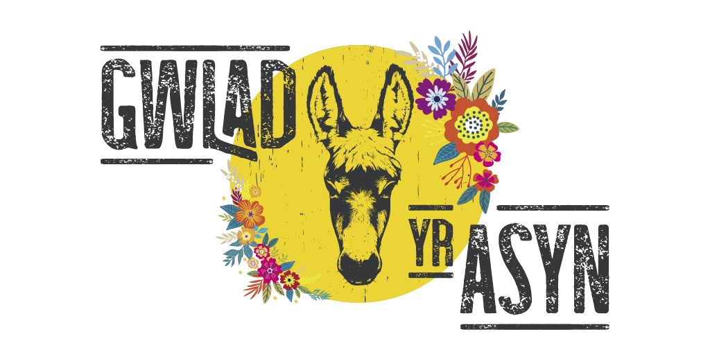 TheatrCymru's tweet photo. Missing live theatre? We're back on tour alongside @osnadnawr next month with Gwlad yr Asyn!
@theCentre 10 + 11 Aug
@ClwydTweets 14 Aug
@plasglyn 16 + 17 Aug
@PontioTweets 20 + 21 Aug
@TheatrauSirGar 23 + 24 Aug
@aberystwytharts 25 + 26 Aug
More ๐
https://t.co/5kIkq1n5d4 https://t.co/13UjqsfTGT