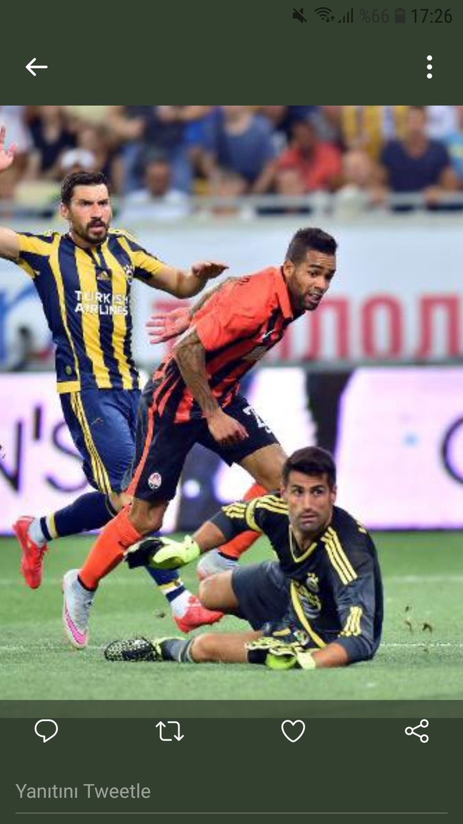 Utku14399619's tweet photo. @FenerBasini Volkan demirel  karşısında teixeira https://t.co/0sMaelbll5
