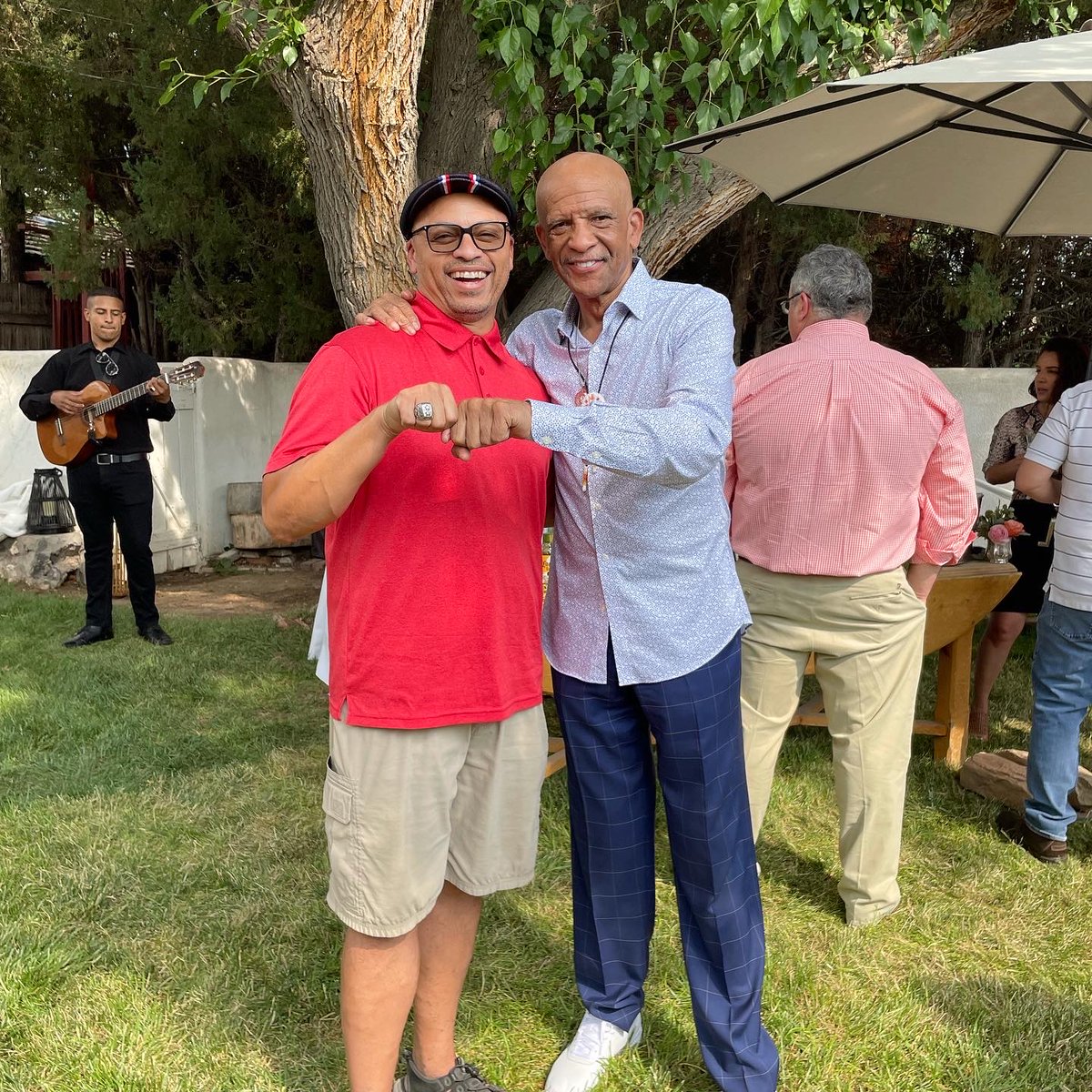 Our Alumni Association President Mike Silva with Drew Pearson, former @dallascowboys wide receiver and Pro Football Hall of Famer. Pearson was visiting NM to encourage all to get vaccinated against Covid-19. #vaxthepack #UNMProudAlumni https://t.co/wtGF0AjrT9