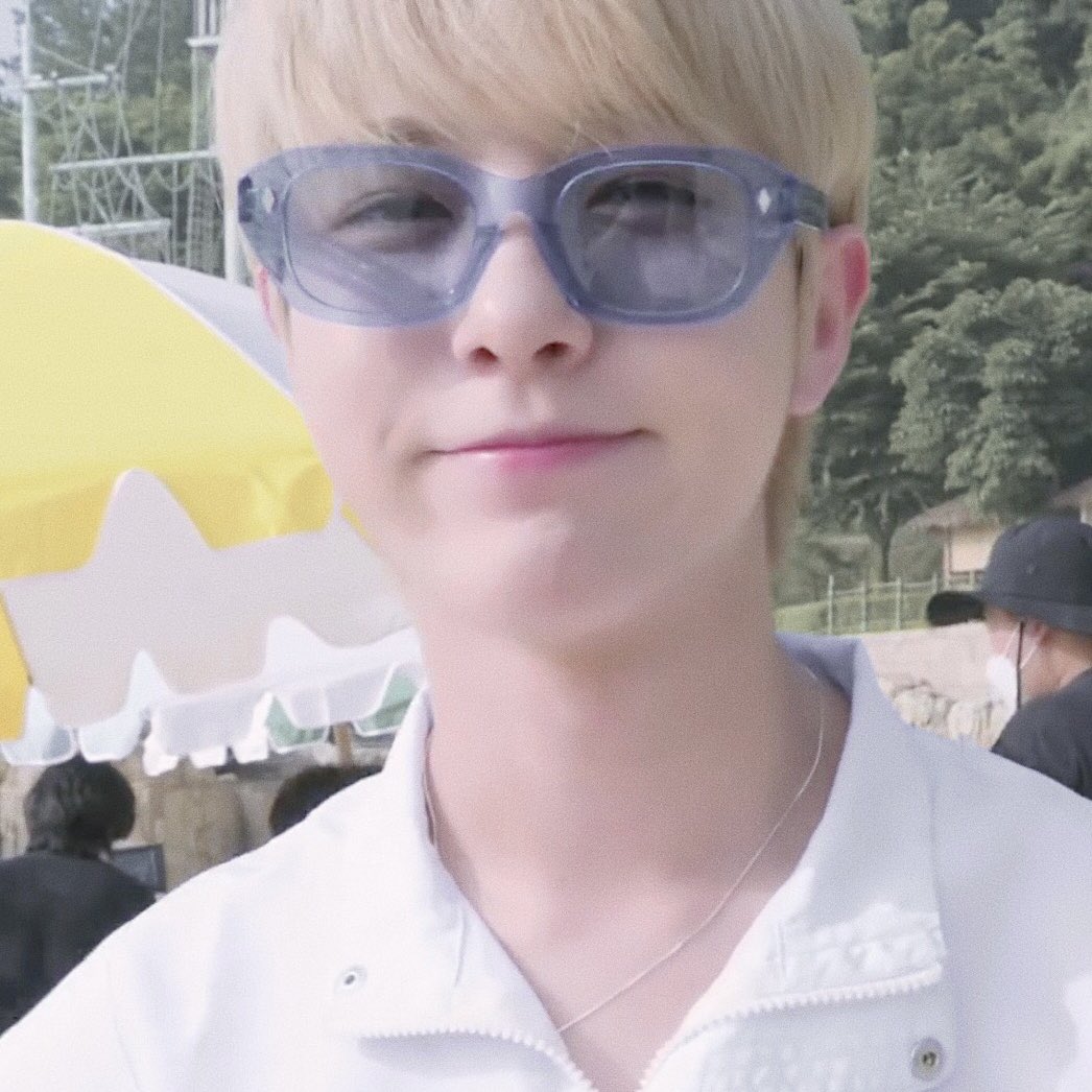 POPCORNBOBO323's tweet image. 🦊✨✌🏻✨ #RENJUN #런쥔