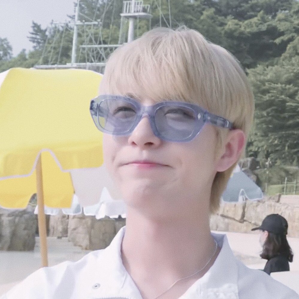 POPCORNBOBO323's tweet image. 🦊✨✌🏻✨ #RENJUN #런쥔