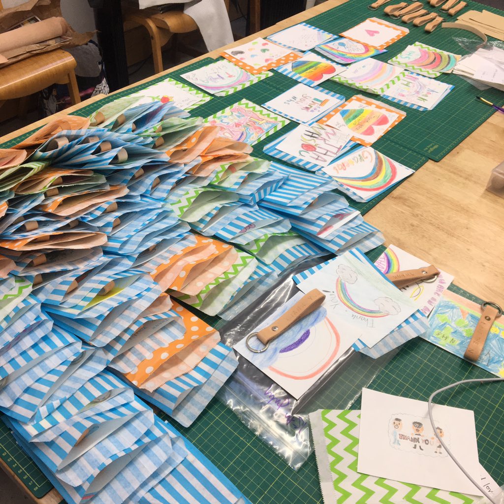 project18brum's tweet photo. Final leather keyring session today @COREJQAcademy @barton_jw for #NHS staff @ City Road Hospital. It was a real pleasure working with the year 7&amp;8 students,they did so well 👏🏽👏🏽🏅my rough head count is 152 students in total. Key rings have been delivered 📸 to follow. #community https://t.co/24YjYyBR7u