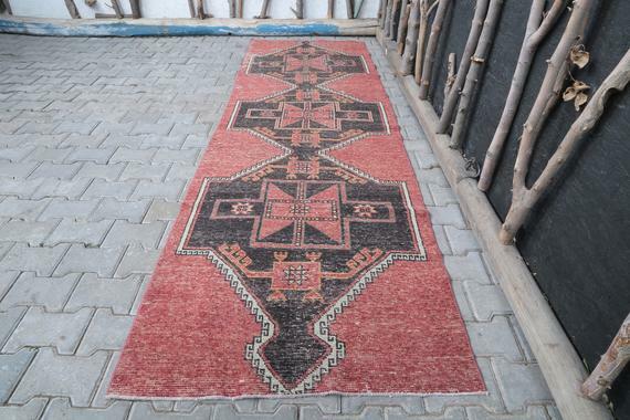 TurkishRugArts's tweet photo. 3.1x10.3 ft, TURKISH Runner, HALLWAY Runner, VINTAGE Runner, Wool, Handmade, Oushak Runner, Farmhouse Decor, Red, Vibrant, Geometric Rugs by TurkishRugArts https://t.co/emwQnZQnjZ https://t.co/4u6zPgYxDf