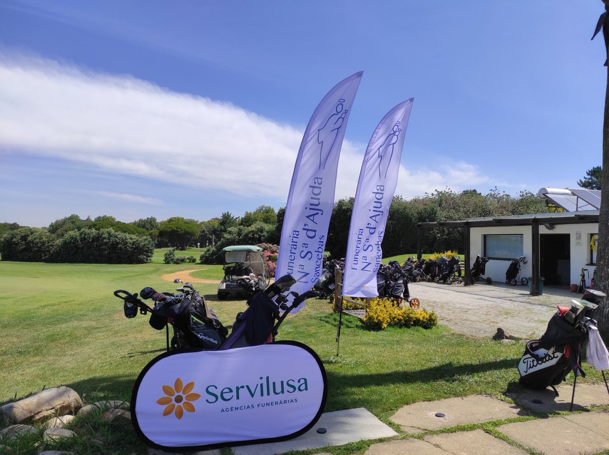Servilusa's tweet photo. No dia 14 de Julho a #servilusa esteve presente a apoiar a #ANSG na organização do Torneio “Funerária Nossa Senhora d'Ajuda”, no Campo de #Golfe de Miramar que contou com 85 participantes que tiveram a oportunidade de usufruir de um extraordinário ambiente natural envolvente. https://t.co/pEp7d0fglA