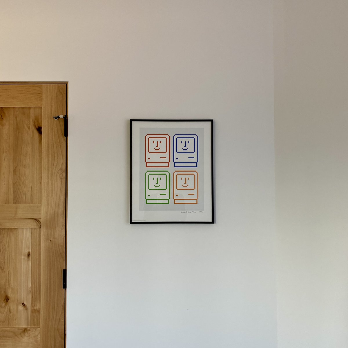 huze's tweet photo. I remember turning on a Macintosh for the first time at school and meeting this little guy. I love the signed print, 
@SusanKare. It's delightful. :-) https://t.co/rLQqkq9D1U