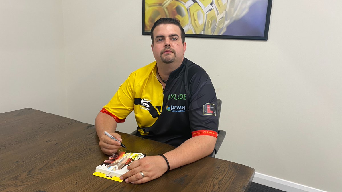 GIVEAWAY TIME

To celebrate the return of the World Matchplay this weekend we are giving away a set of signed Gen 1 darts form our #TeamTarget competitor Gabriel Clemens!

How to win:

🎯RT this tweet
🎯Follow <a href="/TargetDarts/">Target Darts</a> 

#TargetDarts #Darts #Win #WorldMatchplay #StepBeyond