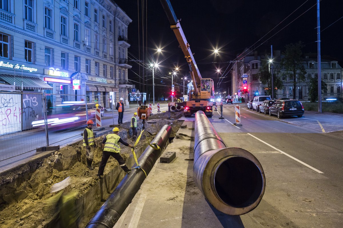 EBRD's tweet photo. Earlier this week we published 5 briefing notes for Health, Safety &amp; Security!
 
These briefing notes cover underground &amp; overhead services, safe evacuations, working safely around asbestos pipes, safe working with mobile plant &amp; setting up a safe site! 

https://t.co/Yi7dqPA3lo https://t.co/qC8LxpQkkl