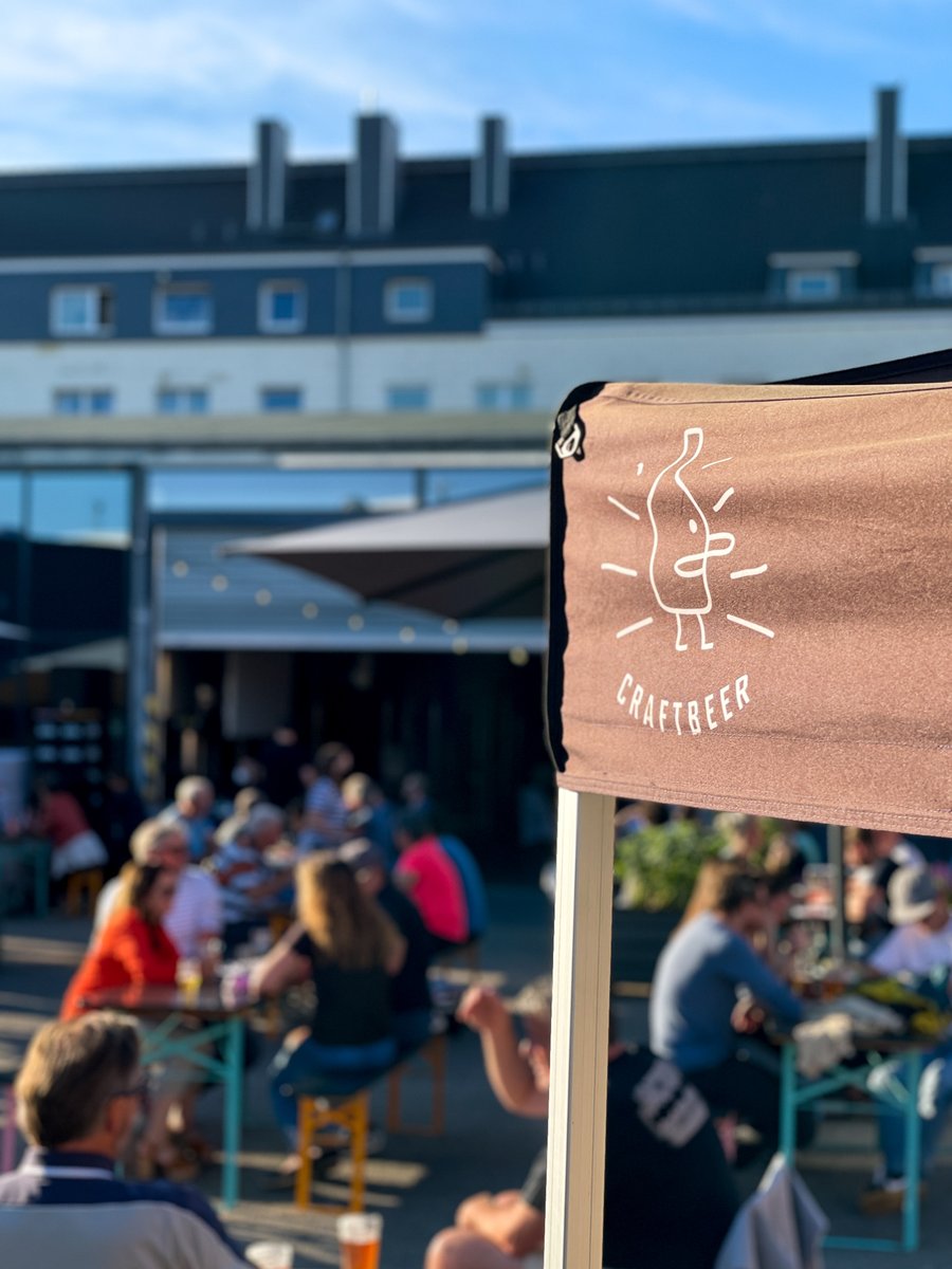 lillebeer's tweet photo. BIER BIER BIER? 🍺
Craftbeer! Und gute Mucke. Jetzt bei uns! Im #kielvillage.
Mit #MUDDIMarkt? Nice!
Streetfood? #AlohaDogs am Start! 🌭🐶
Schatten! Auch das. Und sogar mit Lichterketten!
Kommt lang.
#biergarten #sommer #city #heat #bier #beer #craftbeer #brauerei #brewery #kiel https://t.co/pYhWk4ceCh
