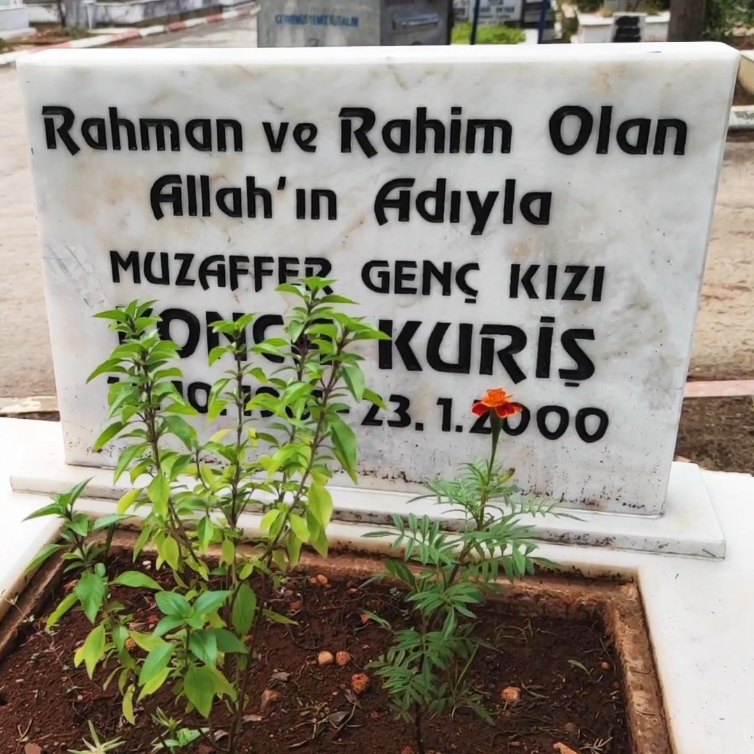 #KoncaKuriş'i sevgi ve özlemle anıyoruz.

16 Temmuz 1998 yılında Hizbullah tarafından katledilen Konca Kuriş anısına çekilen ve hikayesinin anlatıldığı 'Hem Müslüman Hem Feminist' belgesinden paylaştığımız kesiti İnstagram'dan izleyebilirsiniz.
⬇️📽️
instagram.com/tv/CRZJRa2Ka5s…