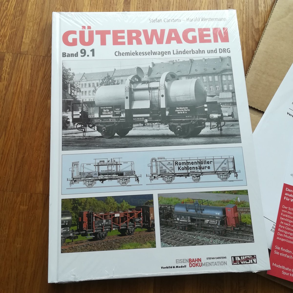 Juhu, ein wunderbares neues Buch von Stefan Carstens via <a href="/Modellbahnunion/">Modellbahn Union</a>! #Güterwagen Band 9.1 🤗