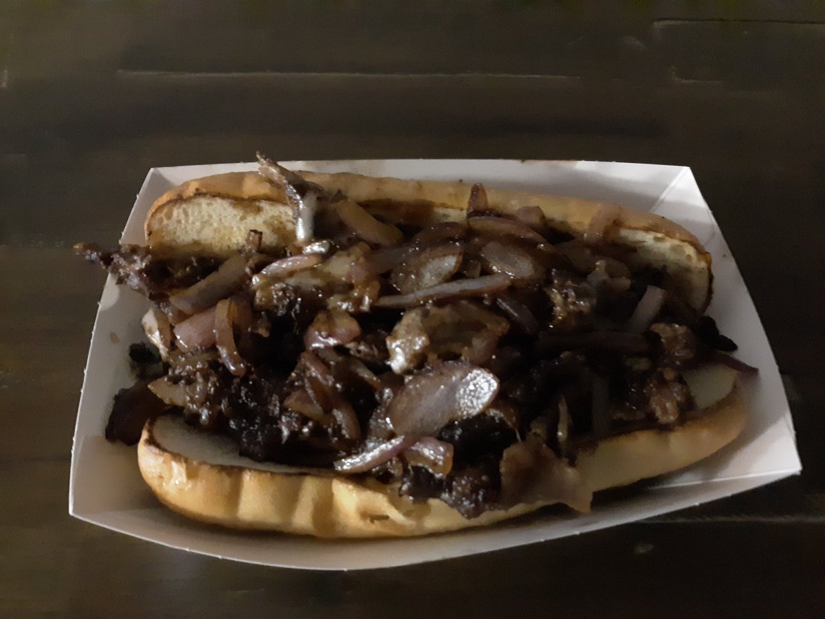 jimmyfredal's tweet photo. COME TO THE BUTCHERY ‼️
FRESH MADE SAUSAGE 😋
Came to The Butchery to pick up some of their amazing sausage , ending up talking to a great guy from Romeo for a half hour about Wagyu Brisket !! Best of all , Chef Dave made me a Sandwich 👍
@daveyhubb @jhackhubb 
@thebutcherysl ❤️ https://t.co/2jsCRlUG6t