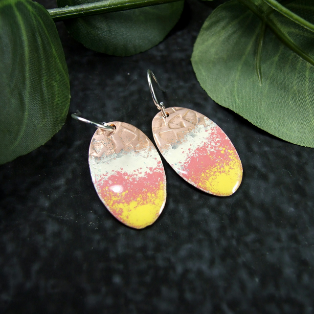 MaxinePring's tweet photo. Earrings, Orange Yellow and White Droppers. Cop... - Folksy https://t.co/rletnEYmmU #newonfolksy #summerearrings #handmade #copperandsilver https://t.co/kH38AzeSDd