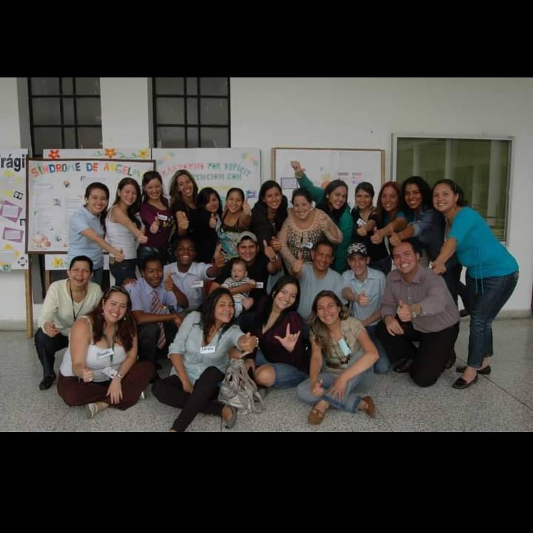 asoive's tweet photo. La Asociación de Intérpretes de Lengua de Señas Venezolana y Guías Intérpretes para Sordociegos #ASOIVE Felicita al Departamento de Educación Especial del Instituto Pedagógico de Caracas por su 45 aniversario.
Felicidades @EduSordosIPC
Gracias por apoyarnos y ser aliados! https://t.co/Gpo9H1qJ99