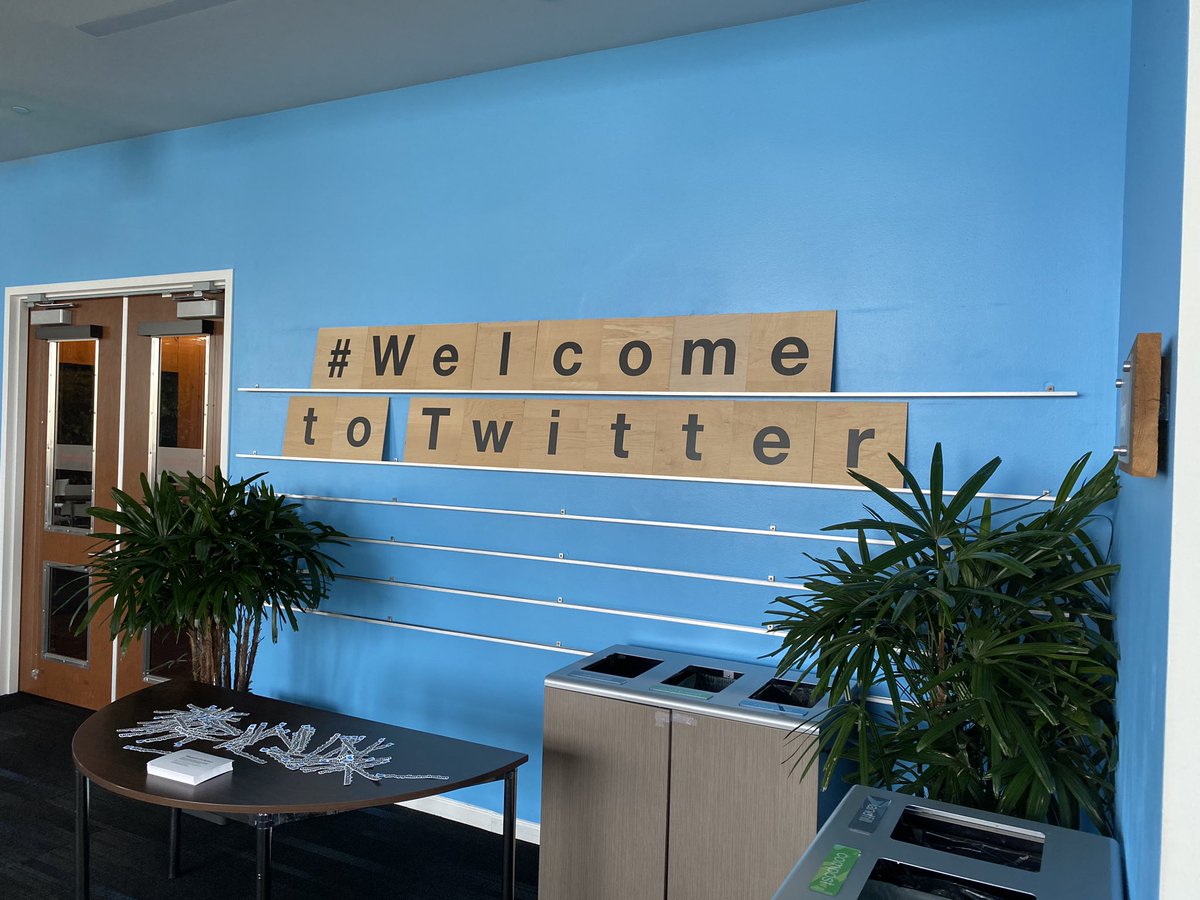 Mass Contracting tweet media