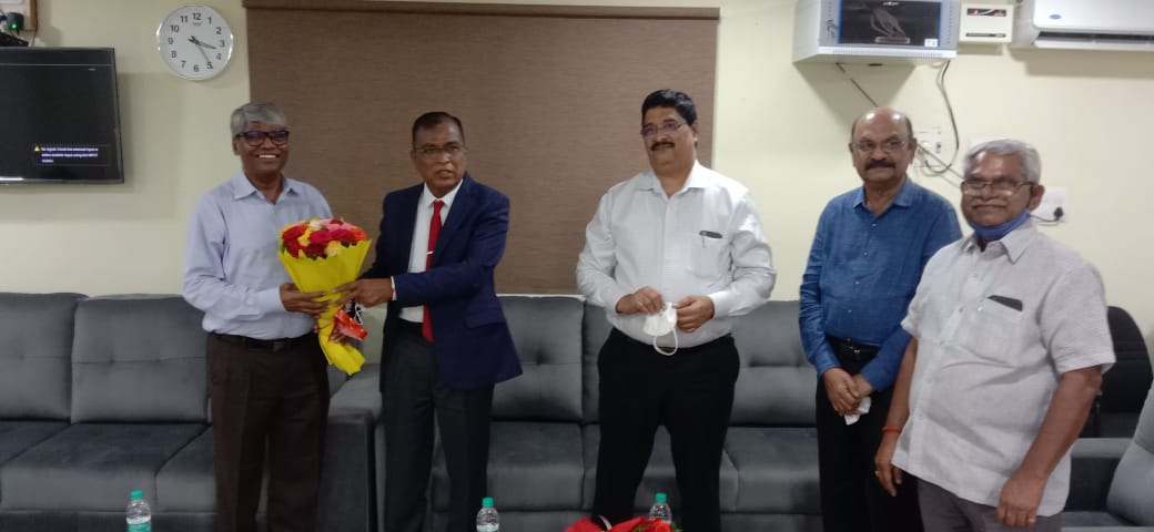 CUAP_ANANTAPUR's tweet photo. Hon'ble dignitaries  Prof.K.Hema Chandra Reddy, Chairman of APSCHE  and Prof.G.Ranga Janardan, V.C, JNTU Ananatapur visited Central University of Andhra Pradesh today. Hon'ble Vice Chancellor of CUAP Prof. S.A Kori cordially welcomed and interacted on various issues of CUAP https://t.co/MmSD9rFj74