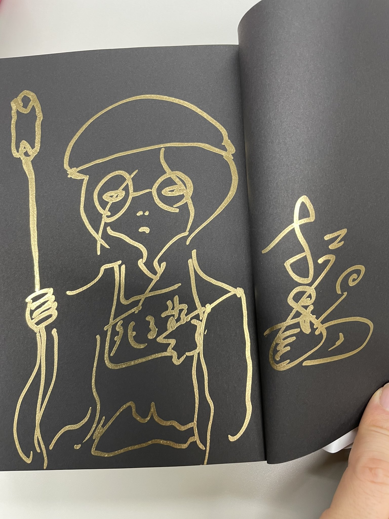 松原タニシ Al Twitter 有隣堂アトレ川崎店さんにお邪魔しました 死る旅 サイン本 サイン色紙を置かせてもらってます サイン本のイラストは川崎大師の大使像と川崎名物大師巻 大師巻いただきました ありがとうございます 有隣堂 死る旅 大師巻 二見