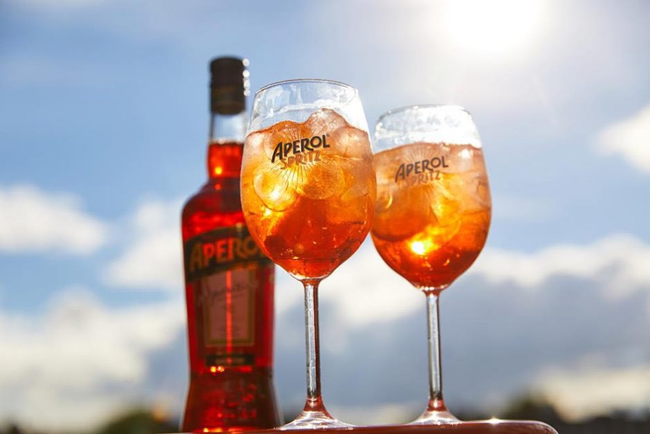This weather definitely calls for an Aperol Spritz! ☀️ #sunshine #weekend #aperolspritz