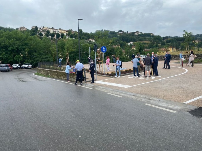 #FiglineIncisa Inaugurato il parcheggio tra Reggello e Incisa. L'accordo tra i due Comuni risale al 2013 bit.ly/2ThelOn