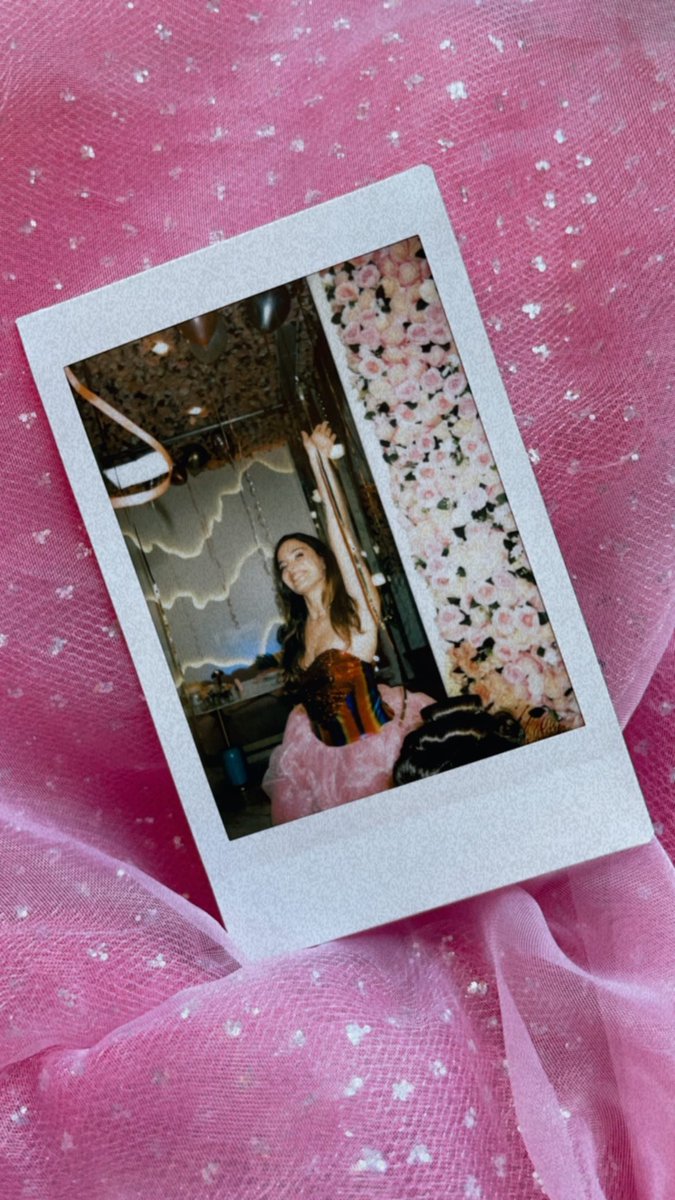 asfurbr's tweet photo. 📸| Asli Via Story.

Uma princesa 👸

#AsliBekiroğlu #AsFurBr 
#sonsuzadeknedime https://t.co/9uEgpJads4