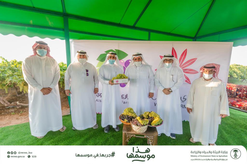 wadialturmus's tweet photo. رافق سعادة مدير عام فرع وزارة البيئة والمياه والزراعة في القصيم م. عبدالعزيز الرجيعي في هذه الزيارة كلاً من :
م. بندر الهدية مدير مكتب البيئة والمياه والزراعة في بريدة
و د. سليمان الحربي مدير مكتب البيئة والمياه والزراعة في عيون الجواء

شاكرين ومقدرين لسعادته هذه الزيارة https://t.co/jqxe4BZ05o
