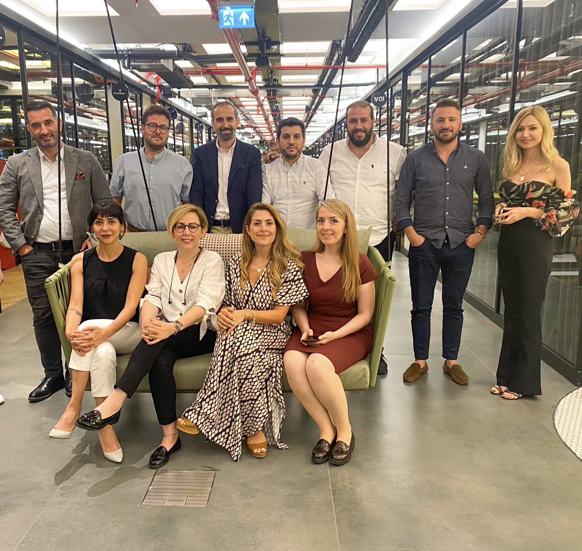 justworkglobal's tweet photo. “https://t.co/4BNLVuwaeg İnsana Saygı” ödülleri bu sene JUSTWork Kampüs’te kazanan firmalar ile buluştu..! Türkiye’nin seçkin firmaları, ödüllerini JUSTAcademy sahnesinde teslim aldı. 👏🏻🏆
.
#justwork
#justworkofiskampüs https://t.co/TyhL5yCE1b