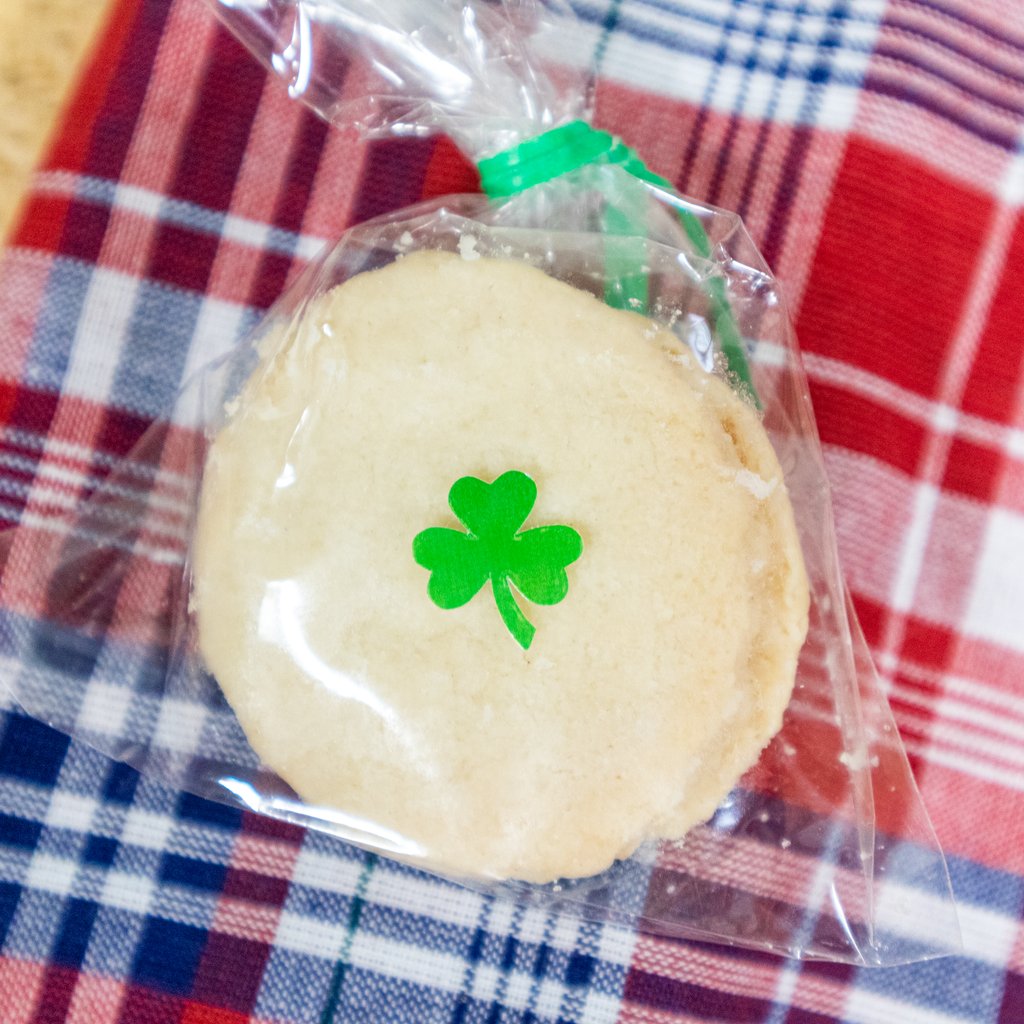 GIBIrishBakery's tweet image. Don't forget to check us out for another Greenisland Bakery Pop-Up tomorrow from 12pm till 5pm at the @shopmadeindc Wharf location! #irishbakedgoods #europeanbakedgoods #irishshortbread #greenislandpopup #greenislandbakery #bakery #baking #summer #madeinDC