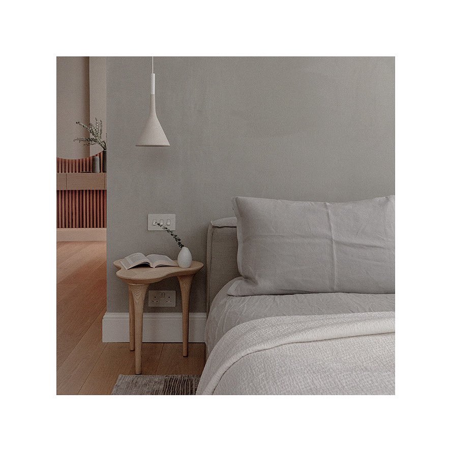 Calming bedroom for relaxing and recharge! One of our projects in Sought Kensington. 

#YAMProjects #design #bedroom #minimalist #london #texture #suede #interiors #home #wallpaper #linen #bedding #interiordesign

Designed by us build by @sonsinoturcan 
Photo by <a href="/simoneldon/">Simon Eldon</a>