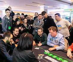 PokerStrategy.com tweet media