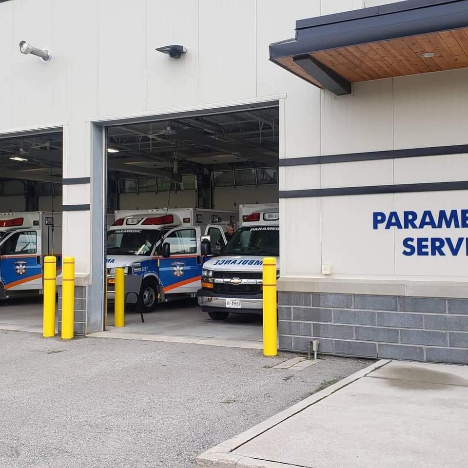 In the aftermath of the #barrietornado County #Paramedics rushed to the scene, but we weren’t alone! Our partners from <a href="/YorkParamedics/">York Paramedics</a> <a href="/Peel_Paramedics/">Peel Regional Paramedic Services</a> <a href="/TorontoMedics/">Toronto Paramedic Services</a> <a href="/DurhamParamedic/">Region of Durham Paramedic Service</a> joined us in the response and helped provide #emergency coverage in the #GTA.