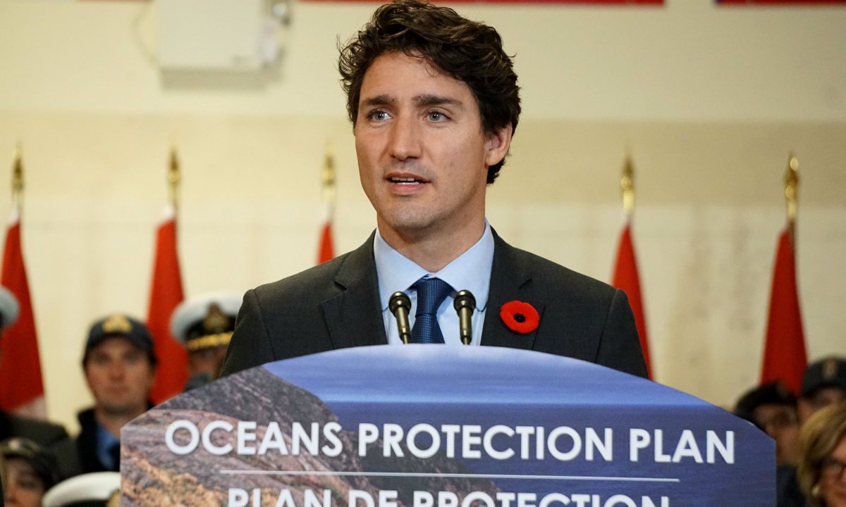 Mike_Maka's tweet photo. 4 and a half years after @JustinTrudeau announced it, the #OceanProtectionPlan is still a world leader in the protection of our coasts. Today @OmarAlghabra announced new funding to continue the cleaning up of our shores. https://t.co/oKI5Ughuhi https://t.co/0yn8Cw5yHu