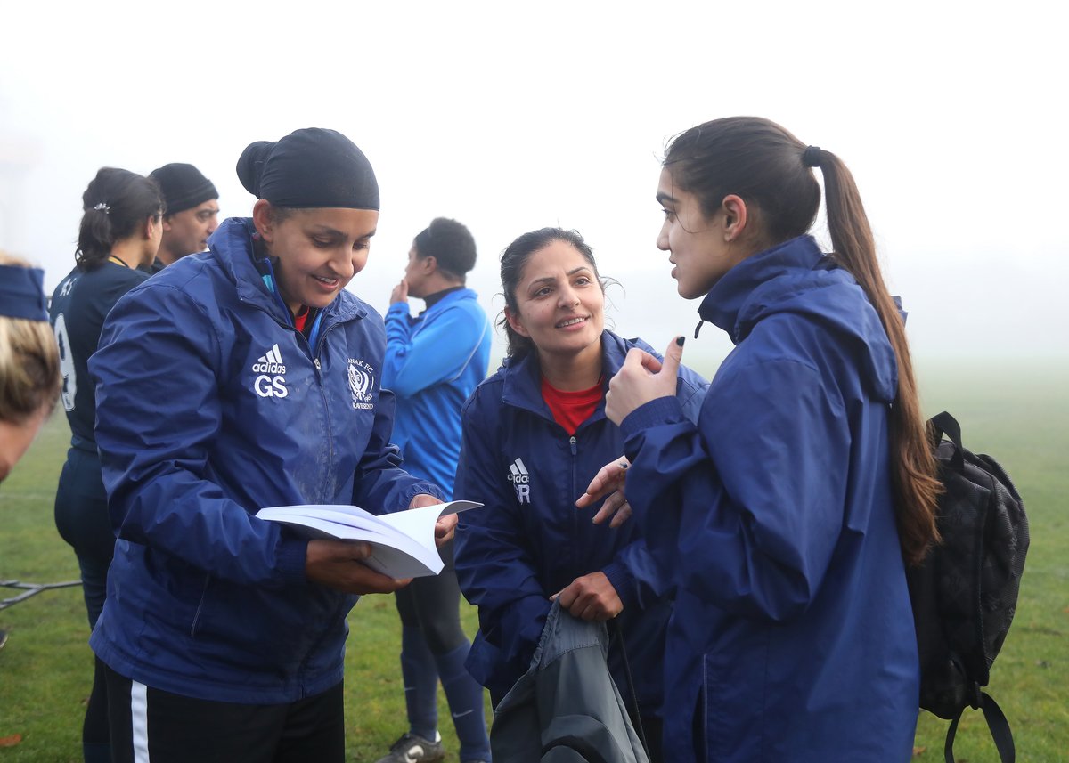 Do you work with players under the age of 18?
Do you have an in-date FA DBS check?

Everyone undertaking unsupervised roles with under 18's must have an in-date FA DBS check ahead of the new season.

Click here for support ⬇
hampshirefa.com/news/2021/apr/…