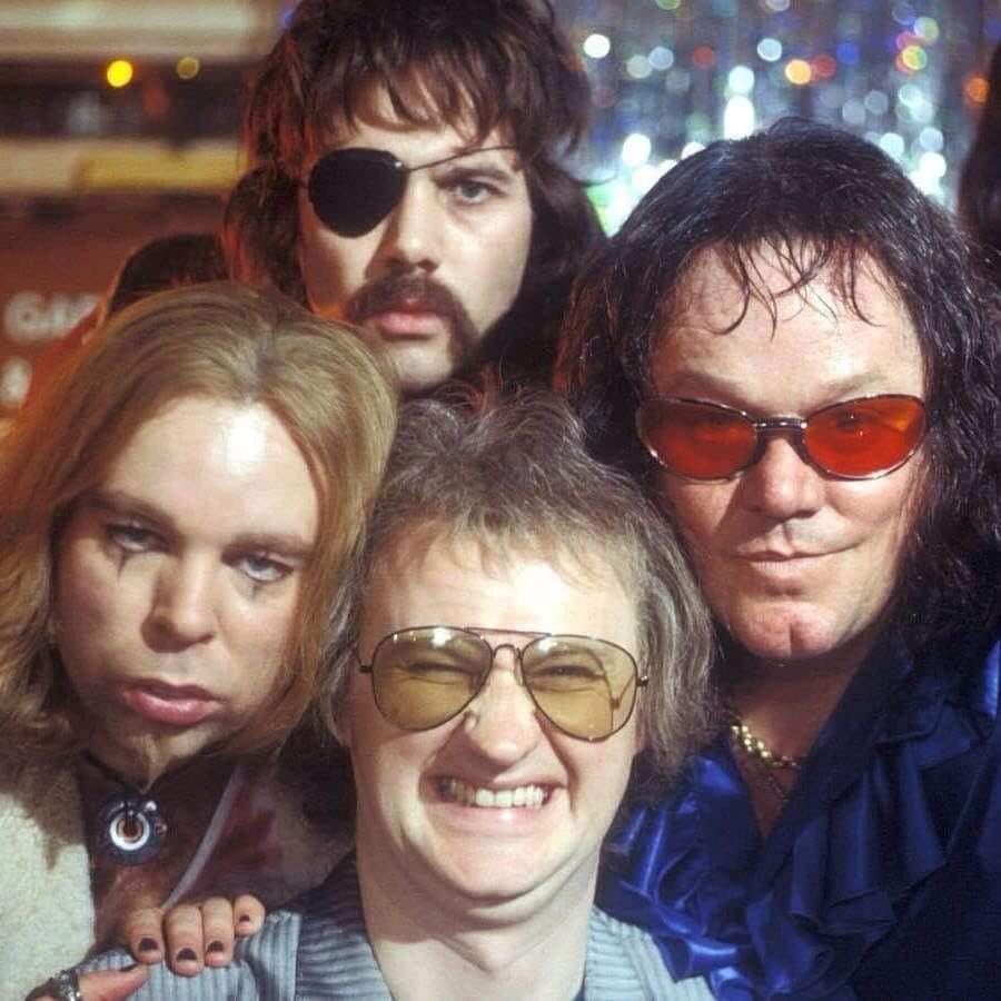 RustyApper's tweet photo. If you don't remember this iconic glam band, you're not a rock fan! #itsashitbusiness https://t.co/JU3oqUUC6a