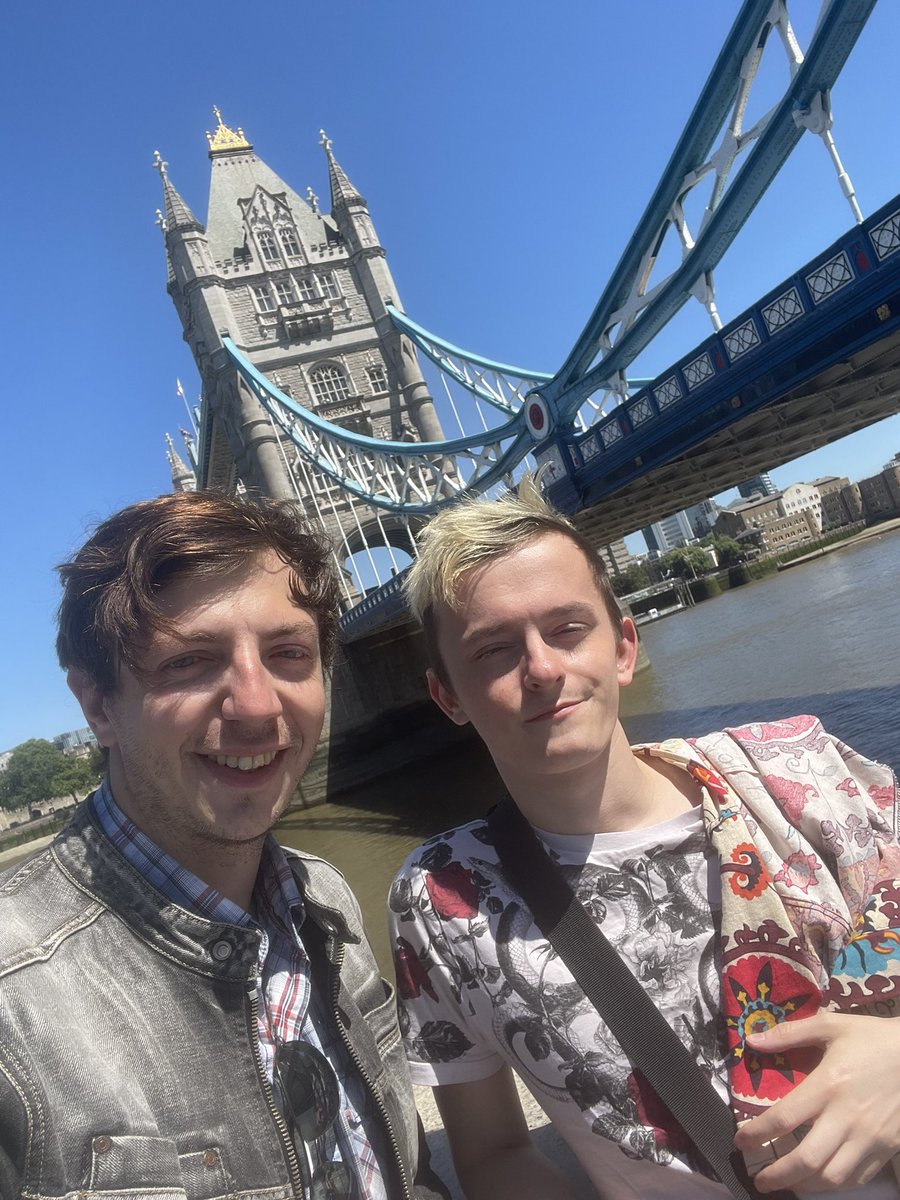 jd41192's tweet photo. Any one in London soho? Me and the bf are out having drinks https://t.co/6sBZbd4u53
