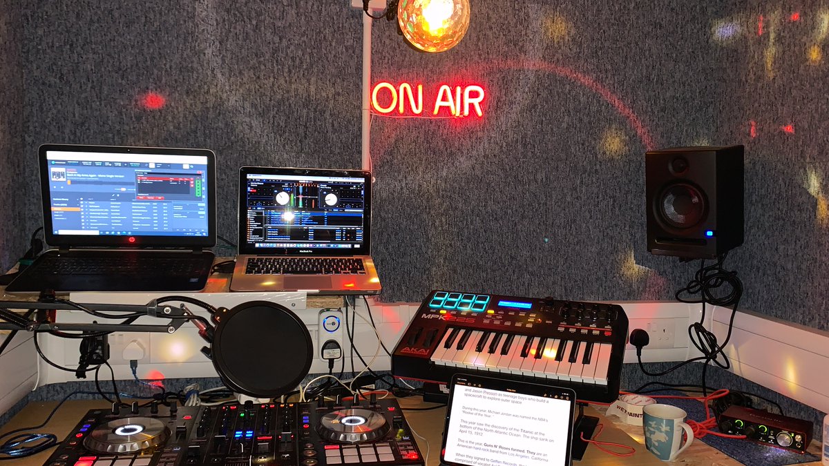 1 hour till I go live for the last time on Radio Roadhouse UK Until Further Notice. Join me for some #cheese #pop #rock to start off your #weekend ITS #FRIDAY