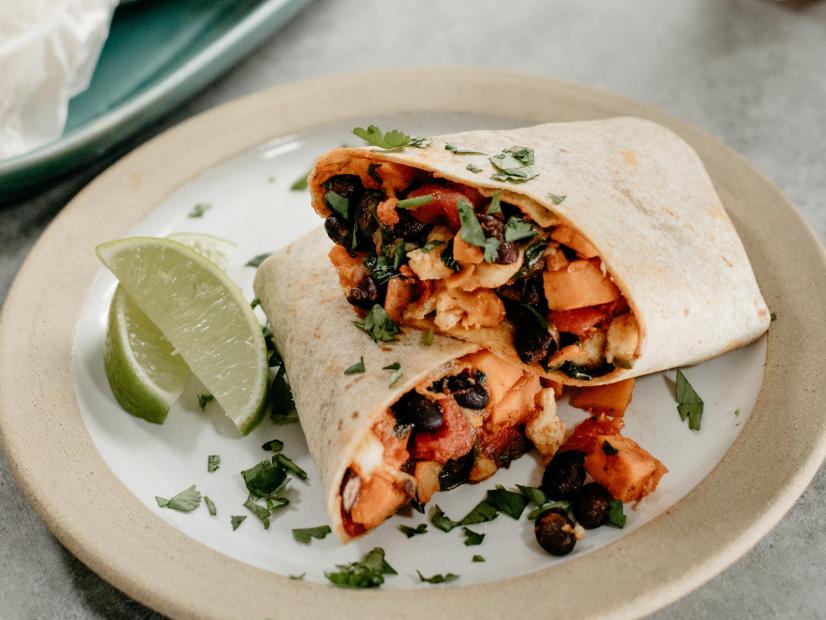 itsbeansforlife's tweet photo. Do you meal prep on the weekends? Try these Sweet Potato and Black Bean Burritos from @mollyyeh. Find the recipe here: https://t.co/Qf1hpUeK5e

#BeansForLife #EatMoreBeans #HealthBenefits #HealthyEating #Beans #DryBeans #BenefitsOfBeans #MollyYeh https://t.co/XzQ69NgrqX