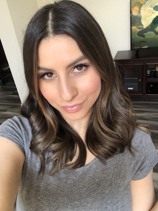 Good morninggg, forgot to post a hair pic so here you go 🤍🤍 https://t.co/NLy0zL3MF7