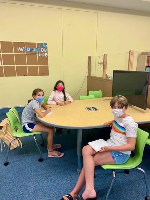 McAuleyMacs's tweet photo. So many future accomplished writers all in one room! ✏️ Thanks to everyone who came out to Creative Writing Camp this week! We loved seeing you all collaborate over your love for writing!
#creativewritingcamp #futuremacs https://t.co/6OF8Bxc0p8