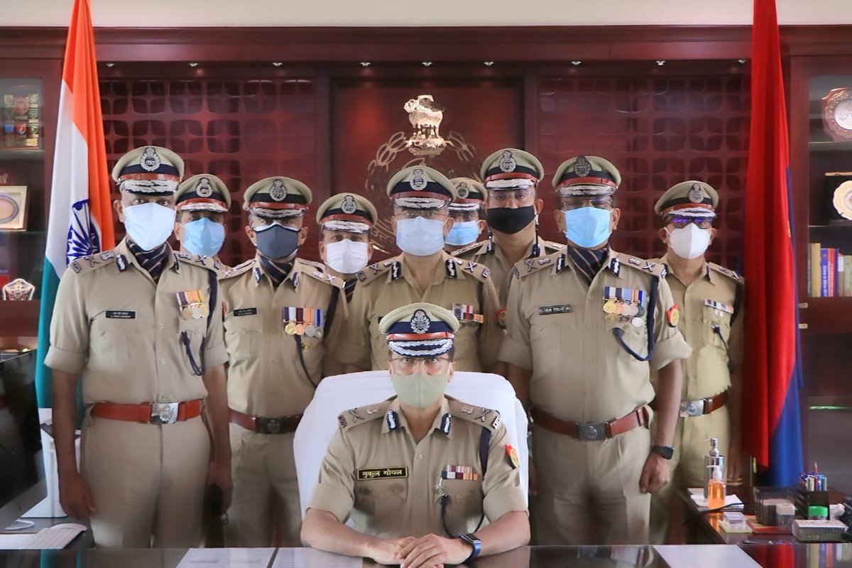 theupindex's tweet photo. #TeamUPPolice ❤️ https://t.co/OkDt5V1oHq