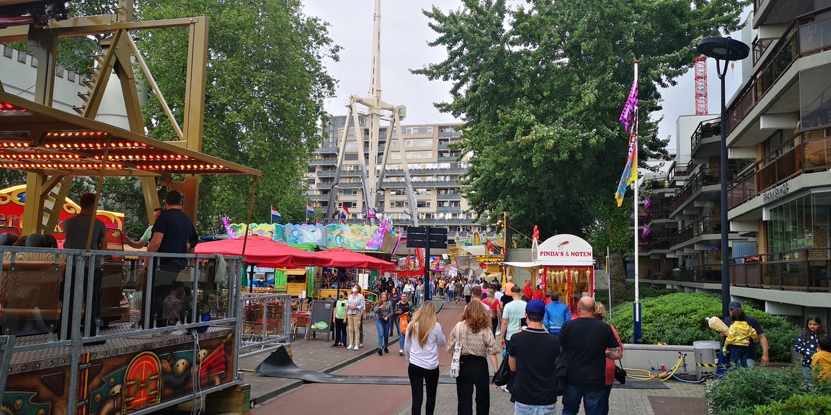 De kermis in Tilburg is officieel geopend. #tilburgsekermis #KermisTilburg